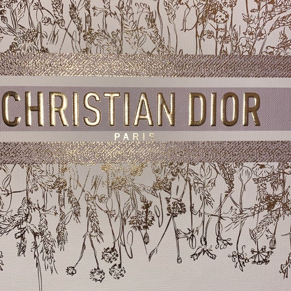 Dior Mother’s Day Gift Box Limited Edition - Picture 10 of 11